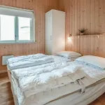 Four-bedroom In Holiday home *