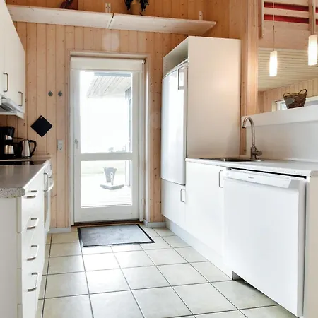 Stunning Home In Faaborg With Wifi