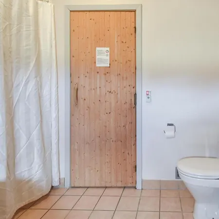 Stunning Home In Faaborg With Wifi בית נופש *