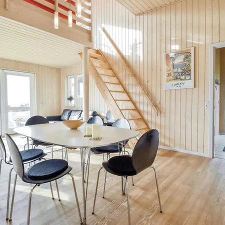 Stunning Home In Faaborg With Wifi *