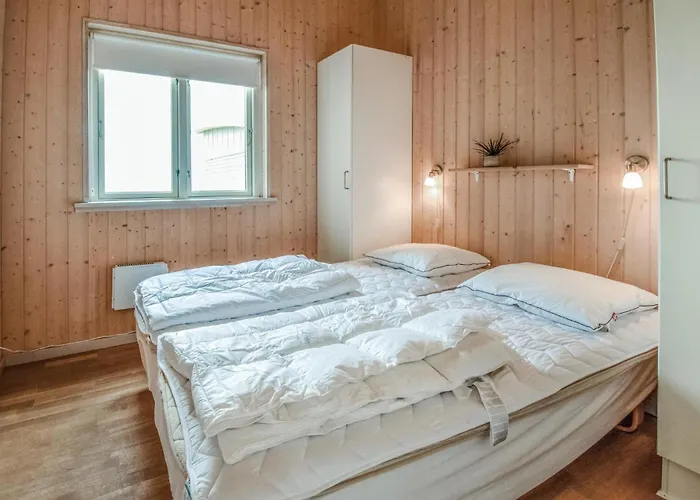 Four-bedroom In Casa vacanze *